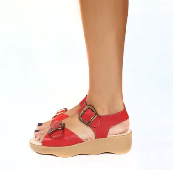 VTG Famolare Double Play Red Leather BLACK Get There Sole Sandal Women's Size 7 - Picture 1 of 12